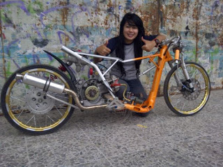  Gambar  Kumpulan Joki  Drag  Bike Wanita di Indonesia Cantik 